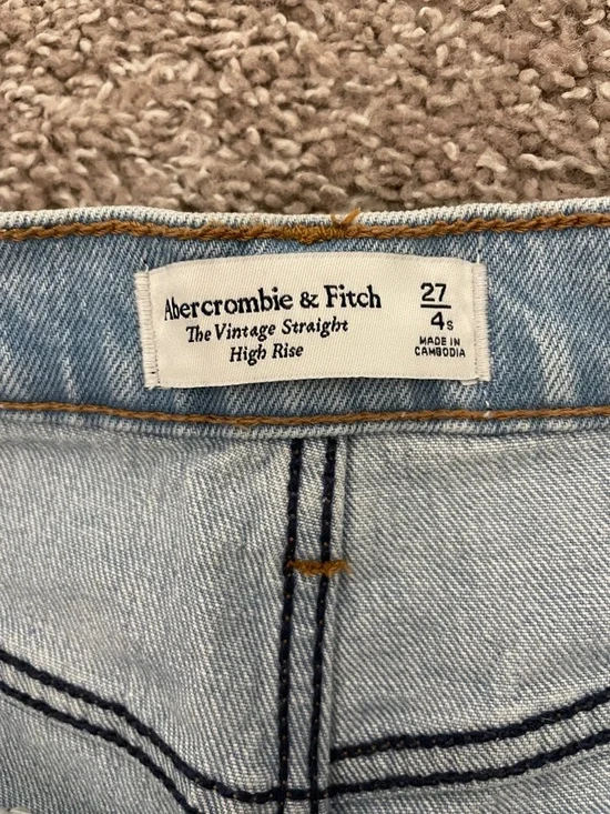 Abercrombie & Fitch High-Rise Light Blue Straight Leg Jeans - NWT - Picture 3 of 4
